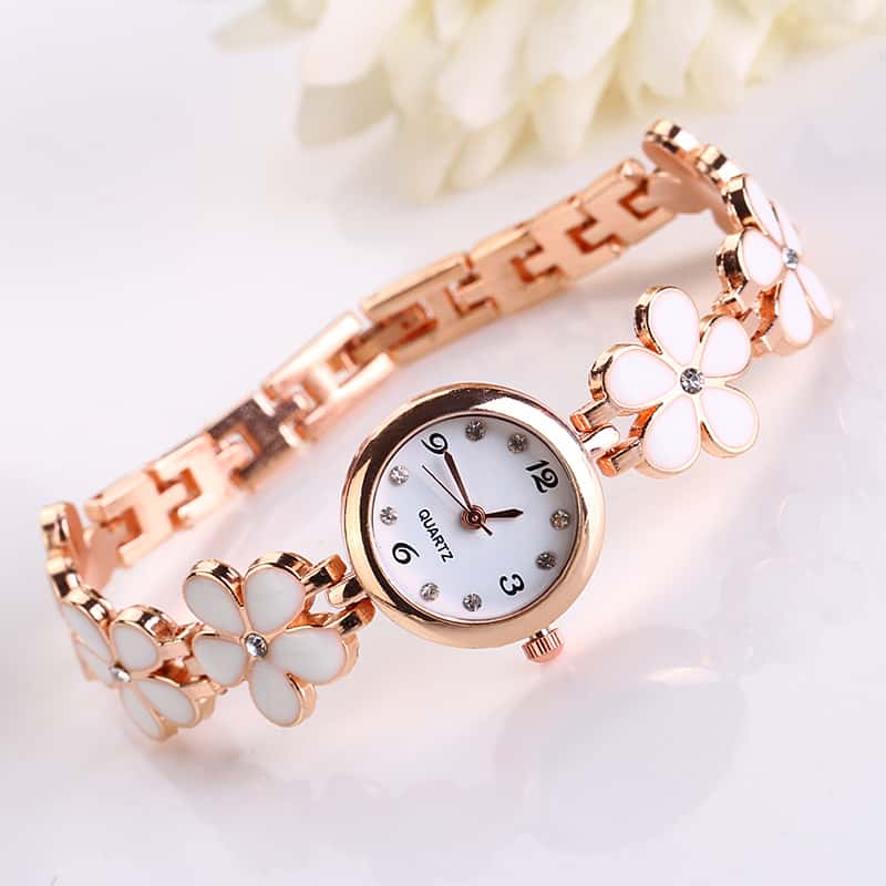 Đồng hồ kèm lắc cổ tay