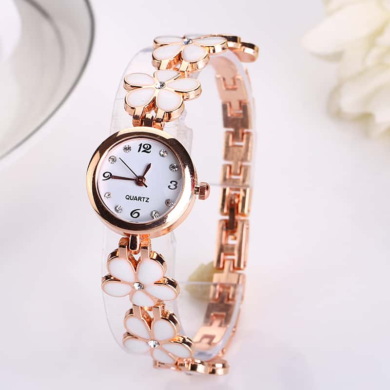 Đồng hồ kèm lắc cổ tay