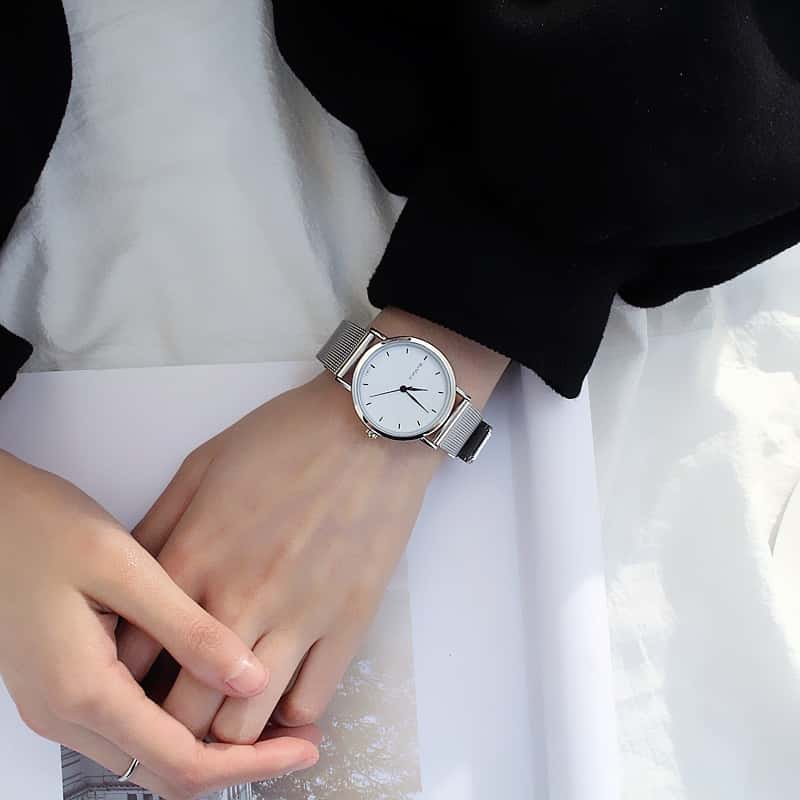Đồng hồ dây đeo kim loại (Nam và Nữ)