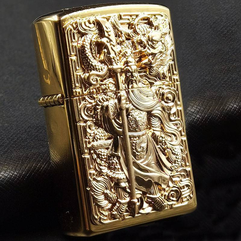 Hột quẹt Zippo khắc nổi Quang Công tặng chai xăng