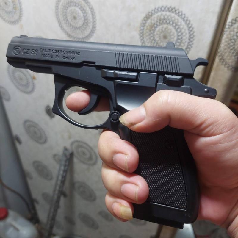 Bật lửa hình khẩu súng CZ-83