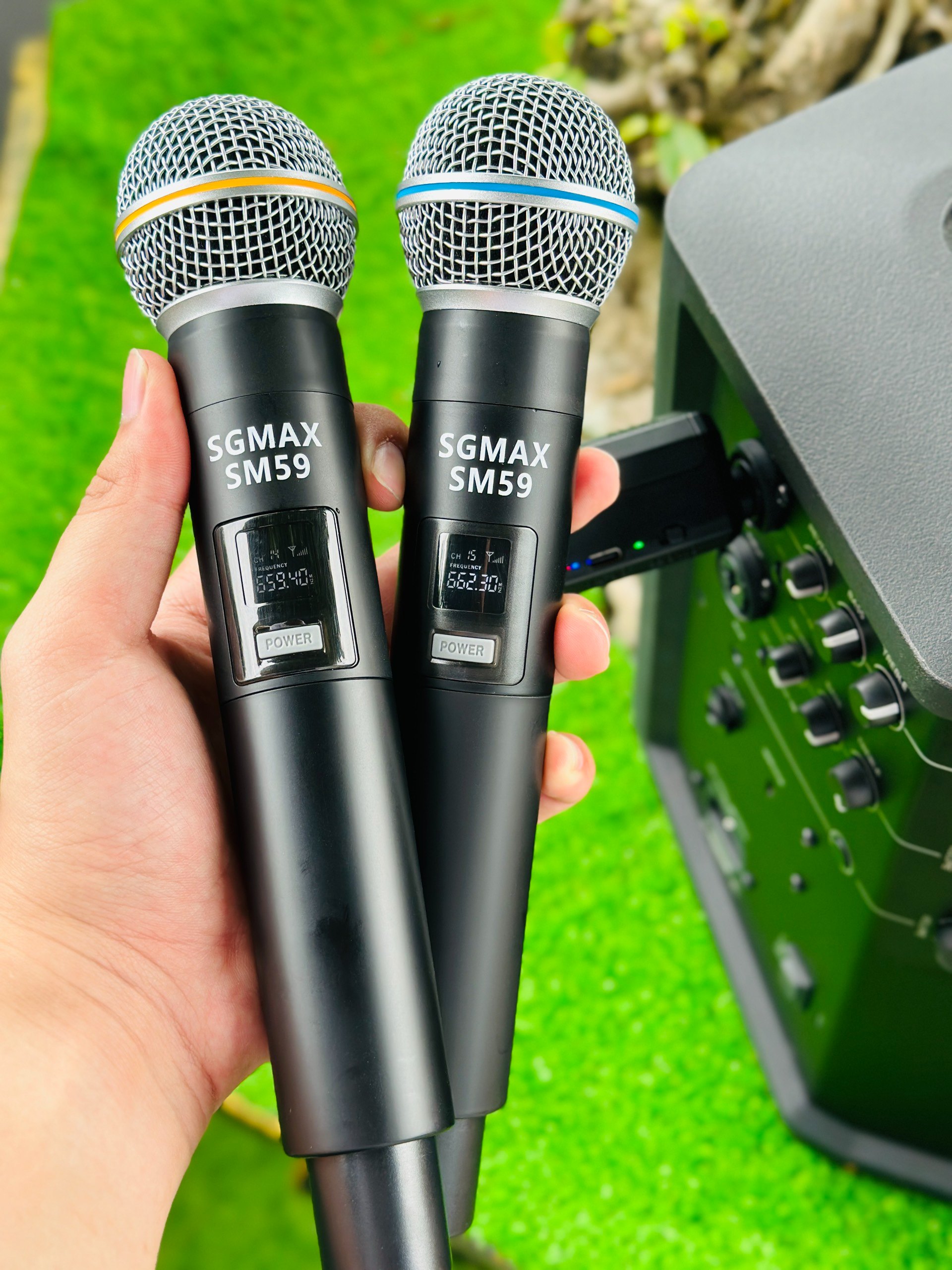 Micro karaoke SGMax SM59 - micro không dây pin sạc